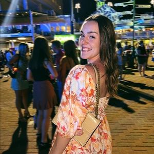 Meet your Posher, Elena